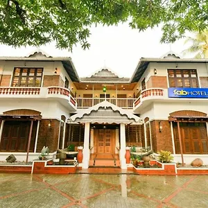 Fabhotel Illam Heritage Kochi